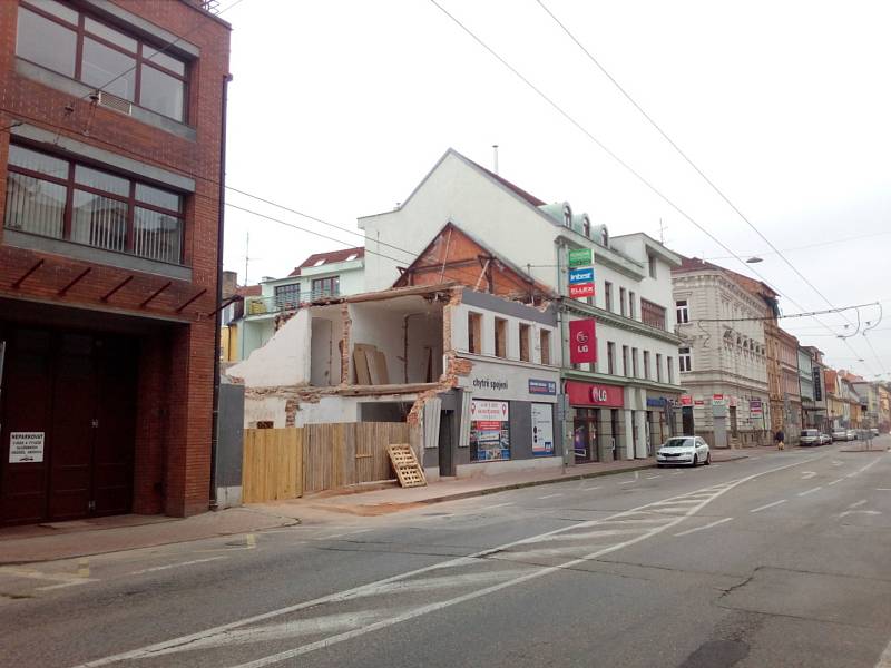 Od 5. června se kvůli stavebním pracím úplně uzavře Rudolfovská třída v Českých Budějovicích v úseku u Nádražní ulice.