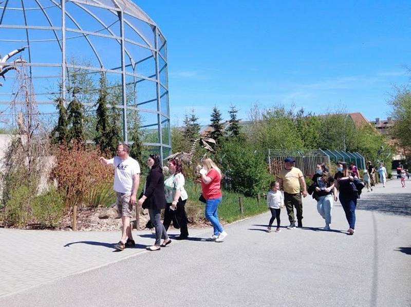 Letní počasí vylákalo do ZOO Hluboká nad Vltavou davy lidí.