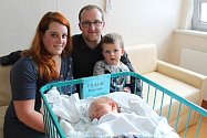 Nový člen rodiny Dominik Prágr se narodil jako první letošní miminko v budějovické porodnici.