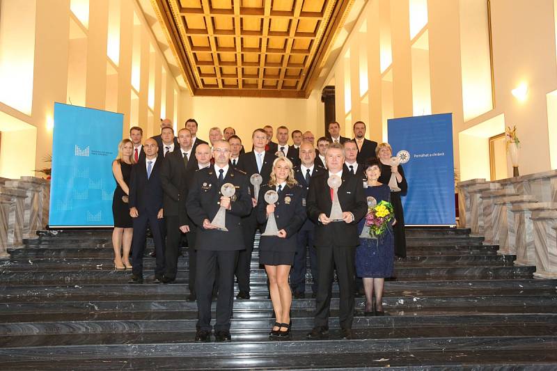 Na Pražském hradě vyznamenali jihočeské policisty oceněním Policista roku 2016