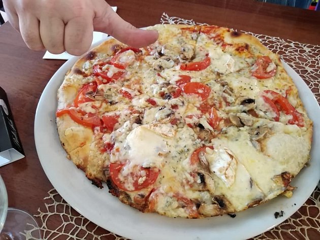 Výbornou pizzu nabízí Třeboňské Oregano.