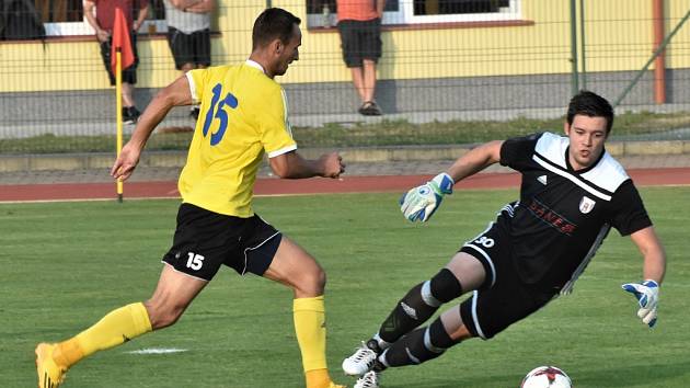 Martin Voráček z této šance sice gól nedal, Písek ale přesto v Mol Cupu vyhrál v Soběslavi snadno 3:0. O víkendu fotbalové soutěže v kraji pokračují.