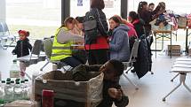 Krajské asistenční centrum pomoci Ukrajině (KACPU) na Letišti České Budějovice v pátek 18. března dopoledne.