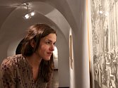 Alšova jihočeská galerie nabízí do 24. ledna promyšlenou výstavu grafik barokní krajiny. Na snímku studentka Jihočeská univerzity Helena Pavlovcová.