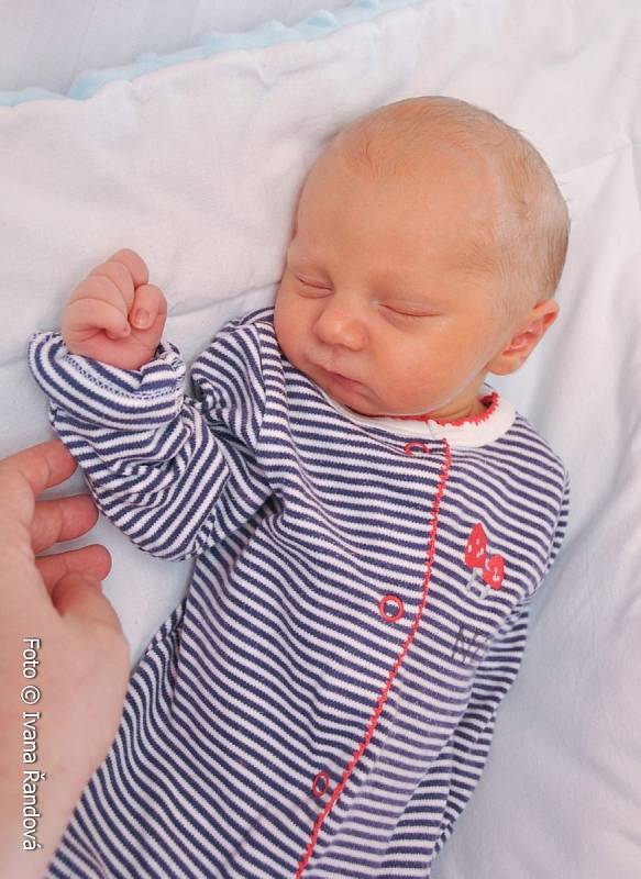 Erik Manevski, Lnáře. Rodiče Katerina a Nikola se dočkali prvorozeného syna. Na svět přišel 19.7. 2022 v 8.07 hodin, jeho porodní váha byla 3190 g.