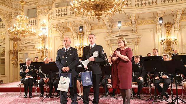 Na Pražském hradě vyznamenali jihočeské policisty oceněním Policista roku 2016