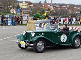 Kontrolní test dubnové veteránské rallye Spring Classic v Týně nad Vltavou. V květnu se tradičně na Budějovicku koná jiný veteránský podnik Rallye Křivonoska určený ale jen veteránům z 1. poloviny 20. století.