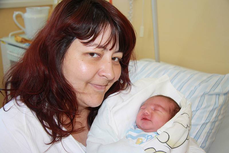 Jakub Ternény z Volar.Syn Ivany Benčatové a MarkaTernényho se narodil 16. 6. 2021 v 11.45 hodin. Chlapeček při narození vážil 3120 g.