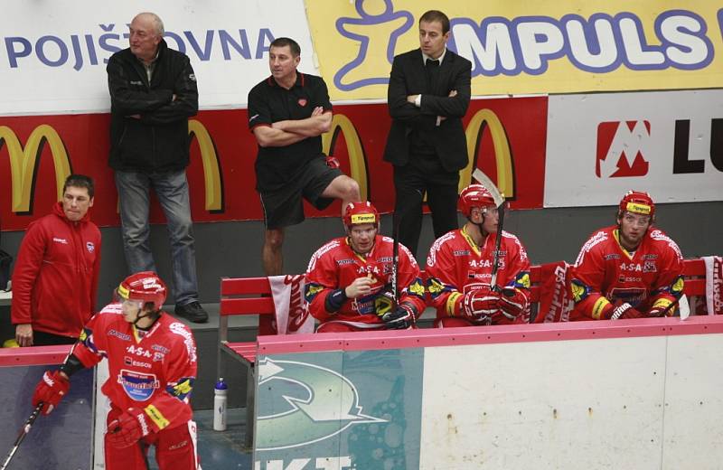 Utkání  Tipsport hokejové extraligy mezi HC Mountfield České Budějovice a HC Oceláři Třinec.