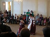 Historické tance v novohradském zámku.