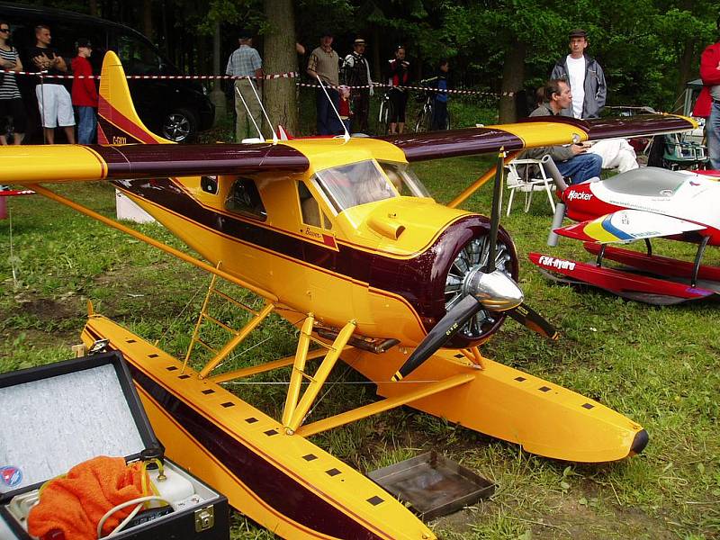 DHC-2 Beaver Andrease Bischela Rozpětí 3,25 m, váha 20 kg