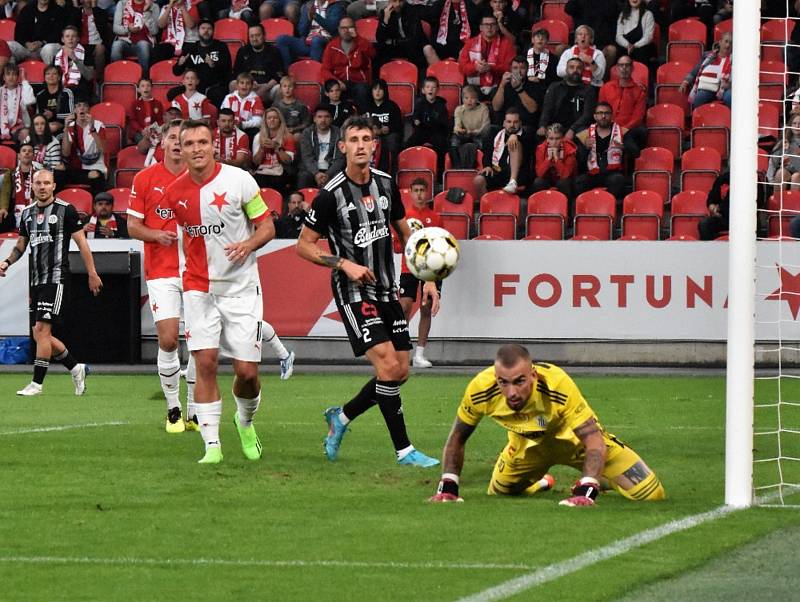 FORTUNA:LIGA: SK Slavia Praha - SK Dynamo Č. Budějovice 6:1 (3:0).