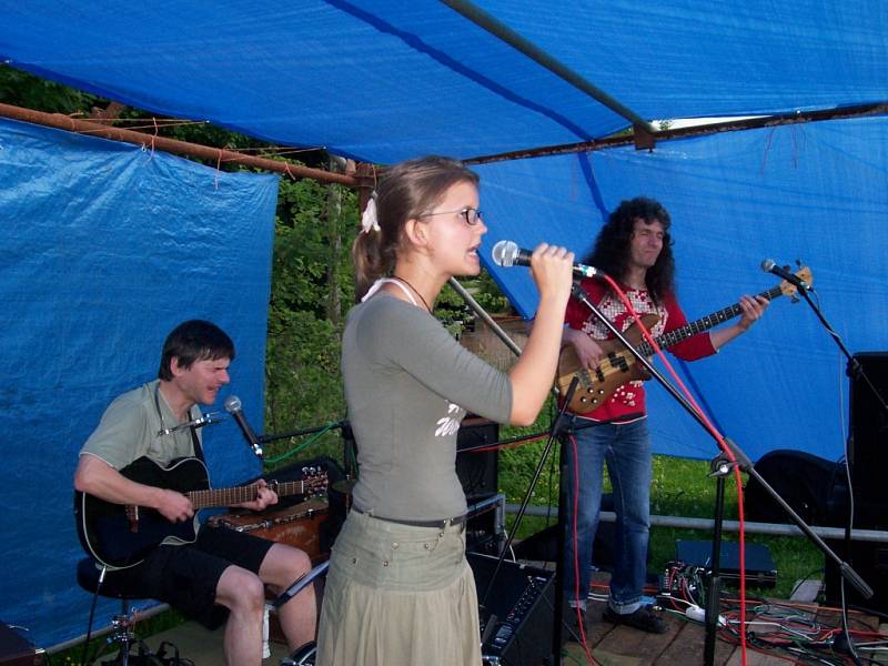 Návštěvníci koncertu se mohou kromě jiných těšit na vystoupení tria Zbyška Rašky.