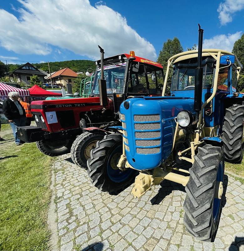 Traktor Paráda ve slovenském Hrušově ukázala nádherné veterány na náročné trati.