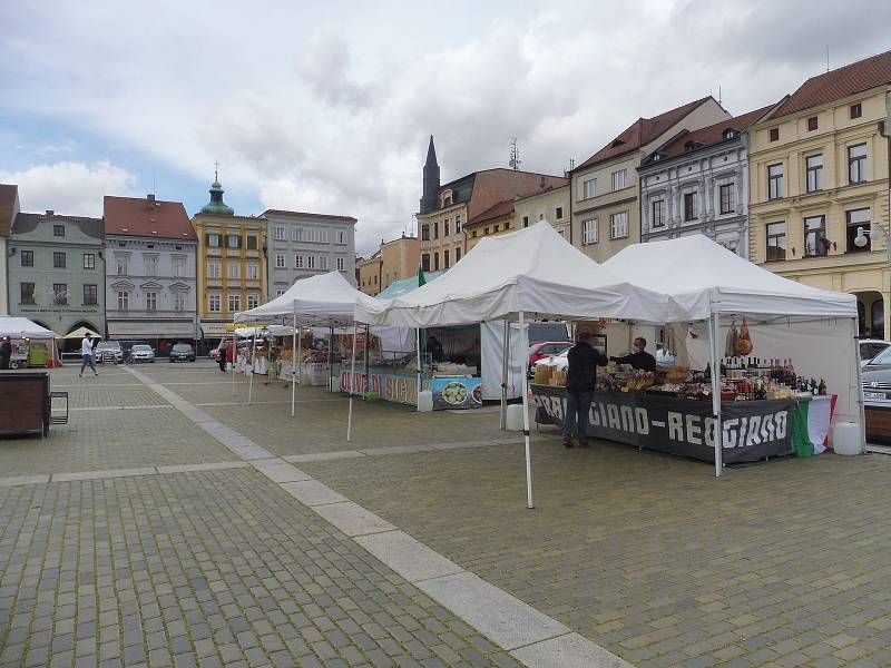 Na náměstí Přemysla Otakara II. v Českých Budějovicích navštívíte až do soboty italské trhy.