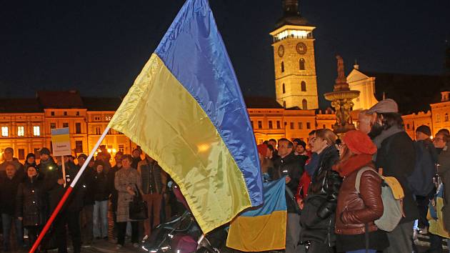 Za Ukrajinu se postavili také Jihočeši. Zemi podpořili ve středu 23. února od 18 hodin na českobudějovickém náměstí.