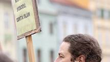 Na českobudějovickou demonstraci "Islám v ČR nechceme" přijeli lidé z Brna, Ústí nad Labem i z Hradce Králové