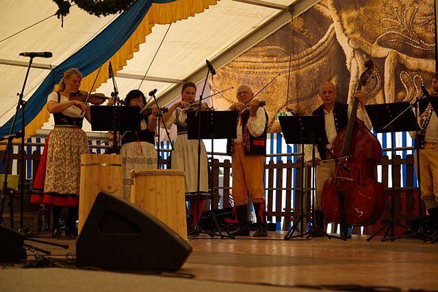 Festival lidové hudby v bavorském Aldersbachu.