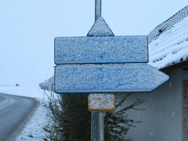 Předpovědi meteorologů se opět naplnily, v úterý 30. listopadu v podvečer vydatně sněžilo na celém území Jihočeského kraje.