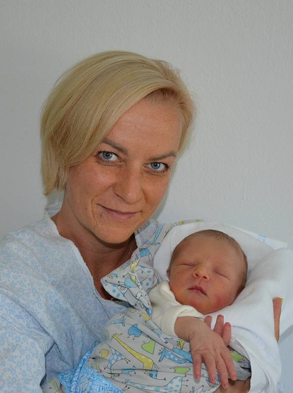 Hynek Belák, Písek. Syn Lucie Kostohryzové a Jana Beláka se narodil 19. 6. 2022 v 16.55 hodin. Při narození vážil 2750 g a měřil 49 cm.