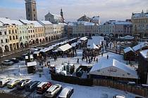 Vánoční trh na českobudějovickém náměstí.