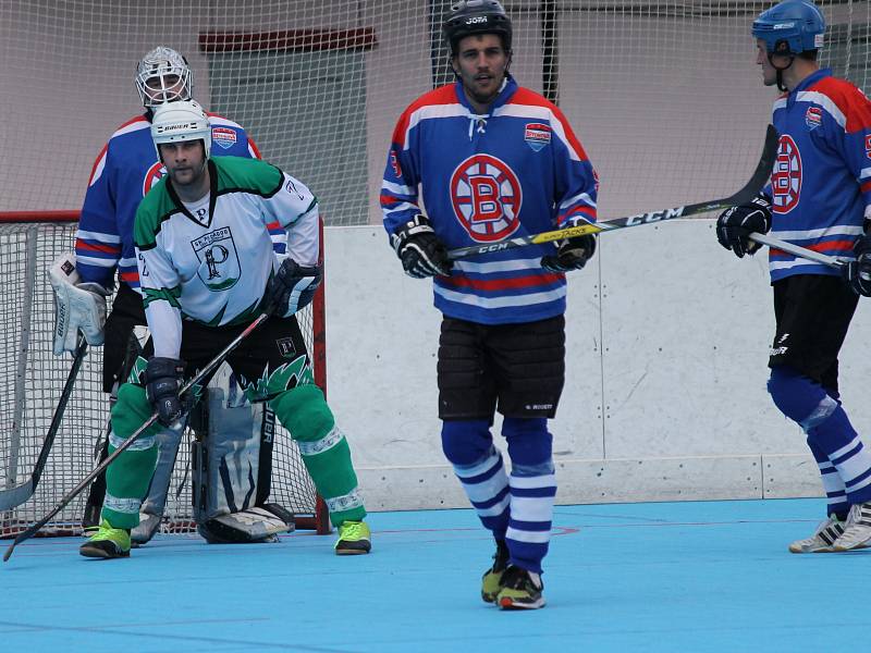 I druhé městské derby zvládla ve čtvrtfinále II. NHbL lépe Betonova. Porazila Pedagog České Budějovice 4:1 a v roli obhájce titulu postoupila do semifinále play off.