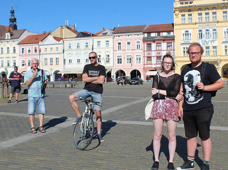 V Českých Budějovicích na Buskers festu vystupuje třeba Gus Ring, který sem přijel až ze Švédska.