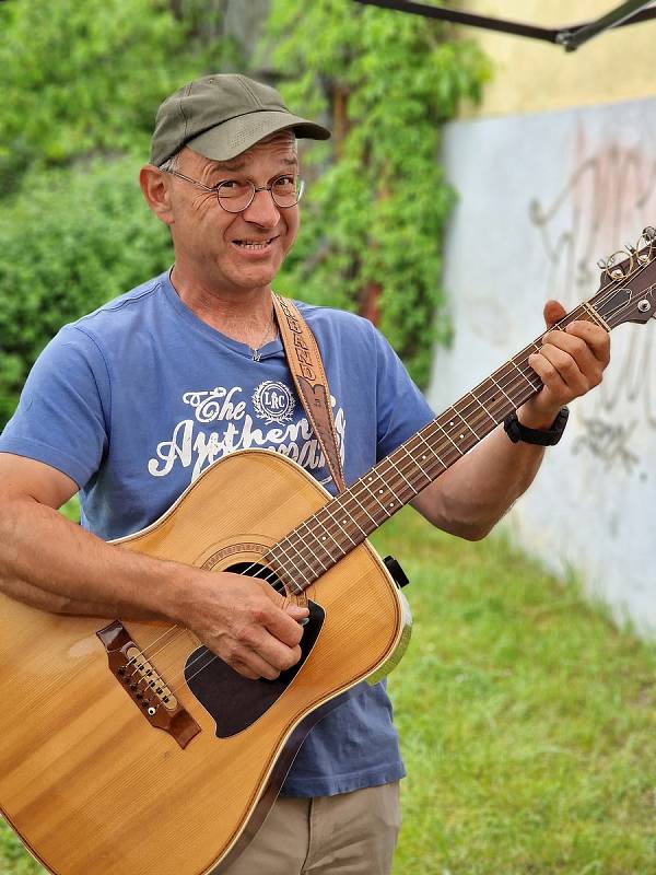 Muzikanti v ulicích Týna na nad Vltavou