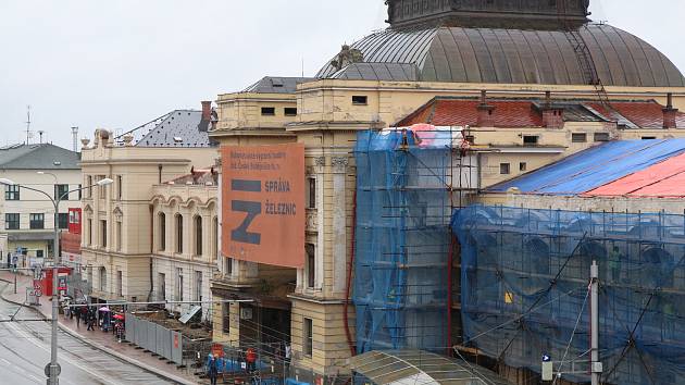 Rekonstrukce vlakového nádraží v Českých Budějovicích pokročila a vyjde Správu železnic na téměř 700 milionů korun,