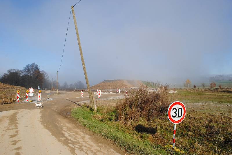Výstavba D3 u Dolních Svinců.