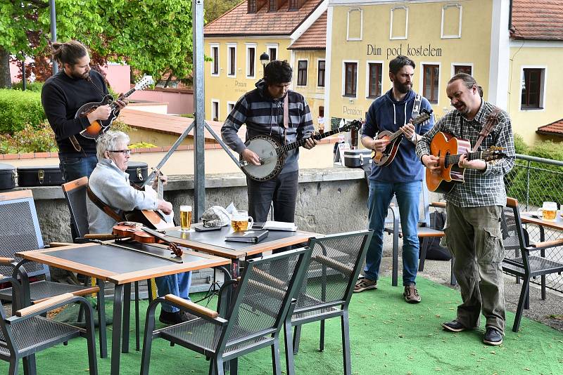 Kapely a muzikanti vystoupili na různých místech Týna nad Vltavou.