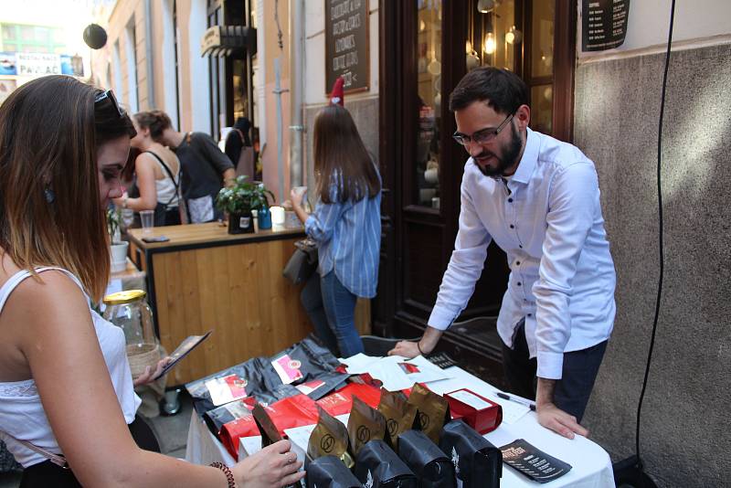 V Českých Budějovicích se konal charitativní festival výběrové kávy Plachý Coffee Fest.