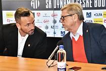Na předjarní tiskové besedě Dynama byli oba čelní představitele klubu Tomáš Sivok a Vladimír Koubek ještě společně za jedním stolem...