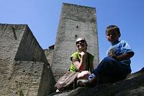 Turisté na zřícenině hradu Landštejn. Ilustrační foto.