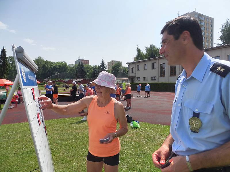 Družstva seniorů sportovala na seniorských hrách.