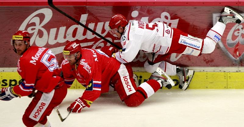 Utkání  Tipsport hokejové extraligy mezi HC Mountfield České Budějovice a HC Oceláři Třinec.