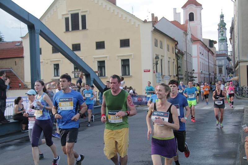 Závodníci Mattoni 1/2Maratonu 2016 v Českých Budějovicích.