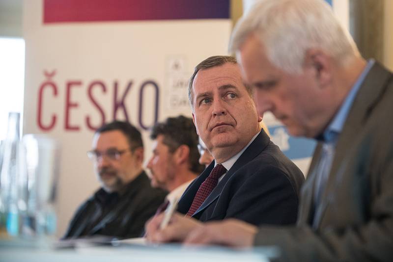 V rámci projektu Univerzity Karlovy Česko!  A co dál? se uskutečnila debata o zemědělství a kvalitě potravin v Českých Budějovicích.