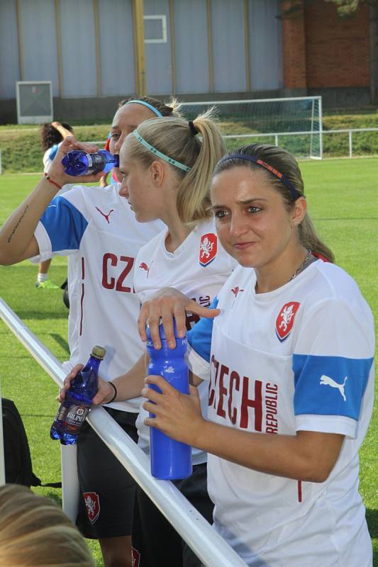 Česká ženská fotbalová reprezentace trénuje v Třeboni