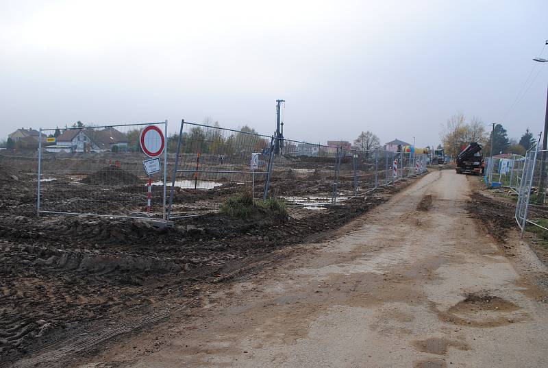 Výstavba D3 v ulici Ke Studánce v Hodějovicích.