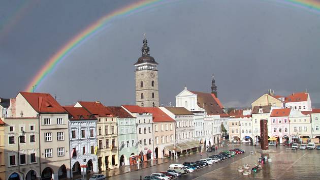 Duha nad budějovickým náměstím.