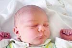 Krásné datum narození 21.12.2010 bude životem provázet Vojtěcha Oberfalcera. Chlapeček s porodní váhou 3,58 kg se narodil v 9.50 hodin a pro rodinu v Šindlových Dvorech bude určitě největším vánočním dárkem.