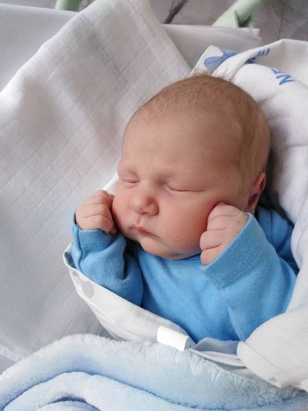 Milan Vondřička z Vodňan. Syn Markéty a Milana Vondřičkových se narodil 4. 5. 2022 v 10.40 hodin. Při narození vážil 3550 g a měřil 49 cm. Doma se na brášku těšila Markétka (7).