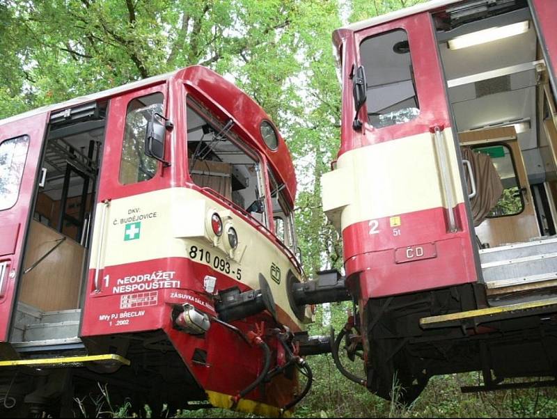 Srážka dvou vlaků 1. září 2007 mezi Vodňany a Bavorovem nedaleko Svinětic srazily dva osobní vlaky.