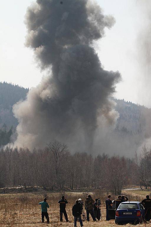 Vojenští a policejní pyrotechnici zlikvidovali ve středu v Boleticích asi 100 kusů nevybuchlé munice. Byly mezi ná letecké pumy, granáty, miny, ale například i pancéřové pěsti.