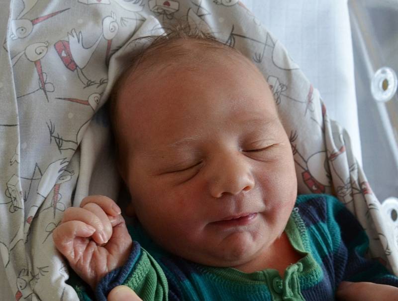 Jan Kůs z Prachatic. Prvorozený syn Terezy Rodové a Jana Kůse se narodil 20. 12. 2021 v 13.05 hodin. Při narození vážil 3900 g a měřil 53 cm.