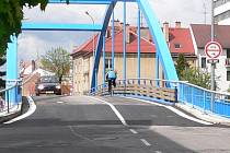 Jednou z kauz, které se Calla věnovala, bylo otevření Modrého mostu v Českých Budějovicích pro automobilový provoz. Zdejší obyvatelé se dlouho bránili obousměrnému trvalému provozu na mostě. 
