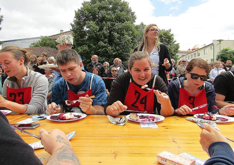 V Borovanech u Českých Budějovic se od 9. do 10. července uskutečnil rodinný festival Borůvkobraní. Po dvouleté přestávce se na pestrý program vrátila i soutěž o největšího jedlíka borůvkových knedlíků.