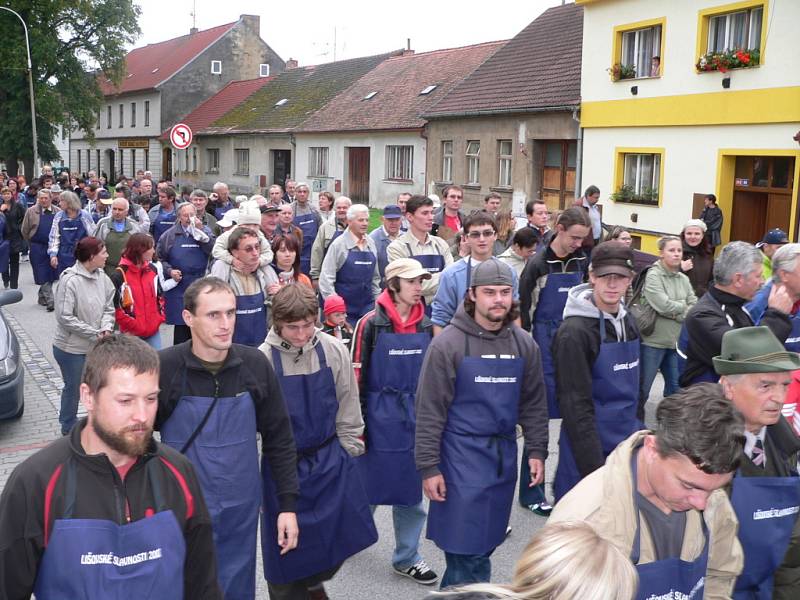 Průvod truhlářů v Lišove - nový česká rekord.