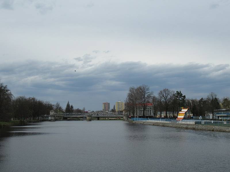 Velikonoční pondělí večer 5. dubna.